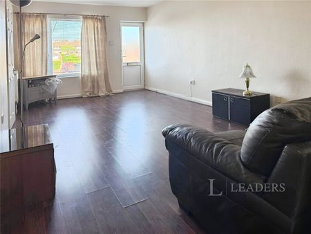 2 bedroom apartment to rent Lowther Road, Dunstable, Bedfordshire, LU6 - Photo 2