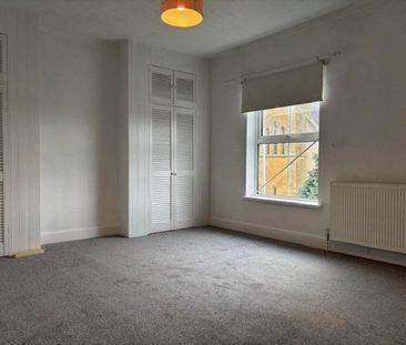 2 bedroom semi-detached house to rent - Photo 2