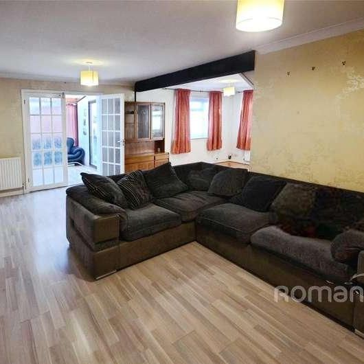 Northborough Road, Slough, Berkshire, SL2 - Photo 1