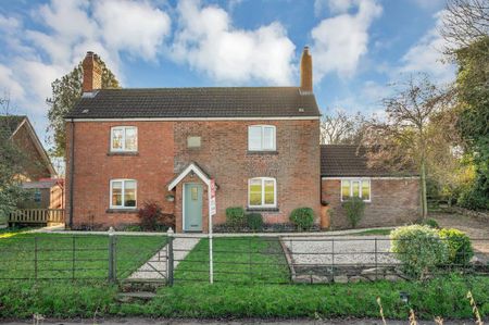 3 bedroom detached house to rent - Photo 5