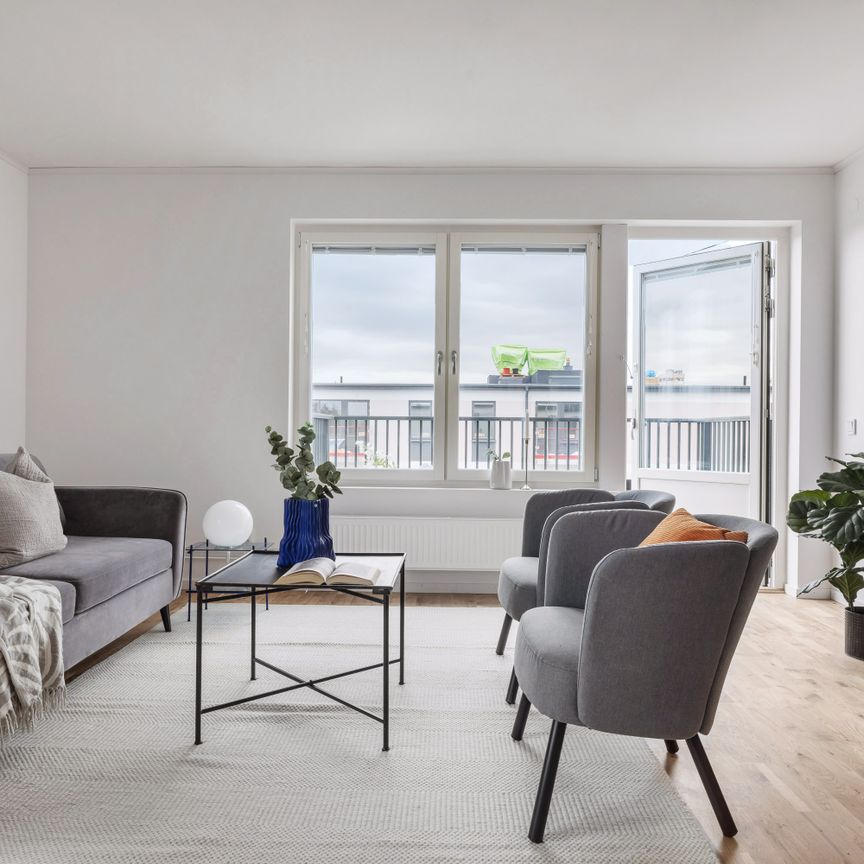 Trollsländevägen, Tumba - Photo 1