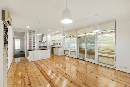 UNFURNISHED - Charming Solid-brick Home with Treetop Views - Photo 5