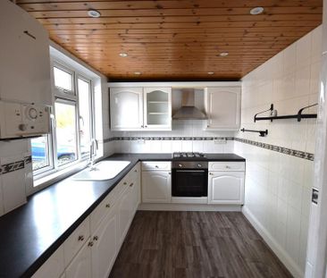 3 bedroom terraced house to rent - Photo 2