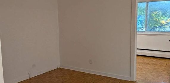 2 CH - 1 SDB - Dorval - $1,600 /mo - Photo 2