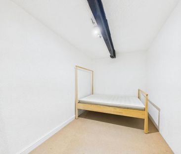 3 bedroom flat to rent - Photo 6