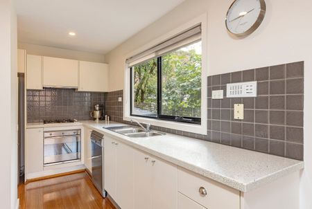 8/940 Lygon Street, Carlton North VIC 3054 - Photo 2