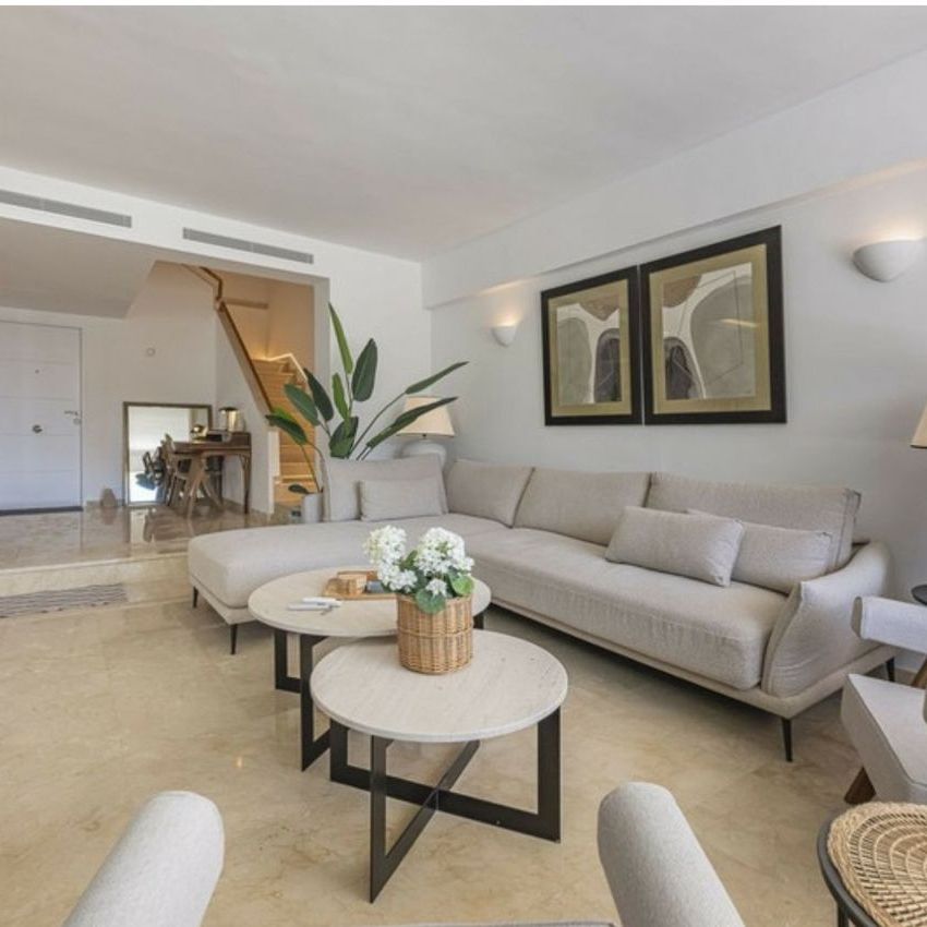 Alquiler de dúplex en Calle Sierra Bermeja - Photo 1