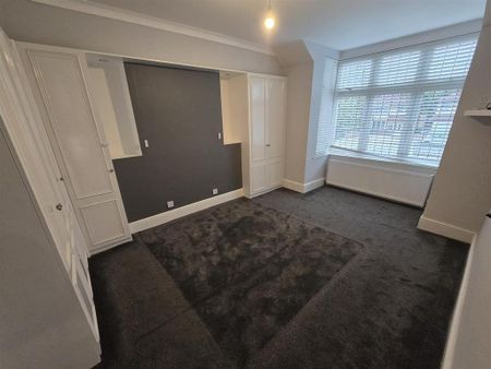 3 bedroom semi-detached house to rent - Photo 3