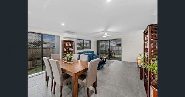 For Lease: Spacious & Stylish Home in Prime Park Ridge Location - Photo 1