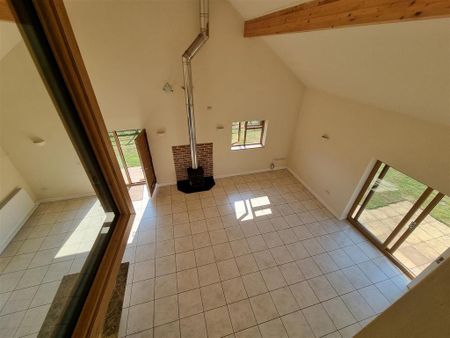 3 bedroom detached house to rent - Photo 2