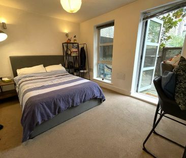 2 bedroom flat to rent - Photo 2