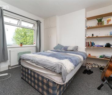 4 bedroom end of terrace house to rent - Photo 3