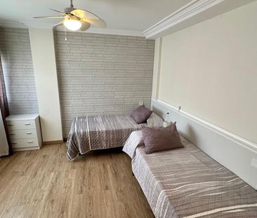 Apartamento de alquiler en Calle Calle de Donoso Cortés, Carolinas ... - Photo 2