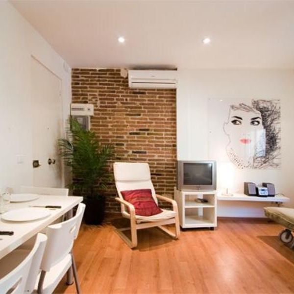 Modern Apartment located very Close to Barceloneta Beach - Photo 1