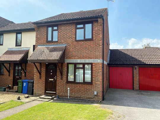 3 bedroom semi-detached house to rent - Photo 1