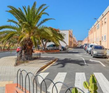 Spacious 3-bedroom apartment near the center of Arguineguín - Photo 3