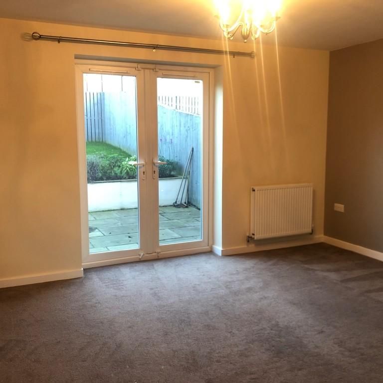 3 bedroom semi-detached house to rent - Photo 1