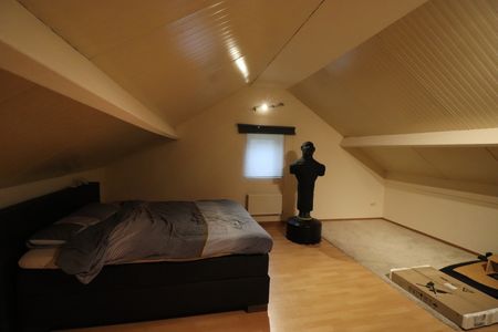 Een weekendverblijf met verdieping en met terras en tuin - Foto 5