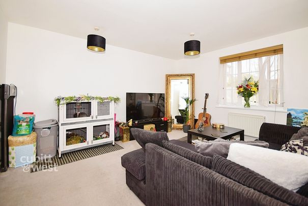 2 bedroom ground flat to rent - Photo 1