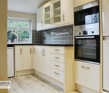 3 bedroom semi-detached house to rent - Photo 2