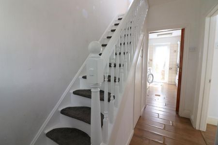 3 bedroom semi-detached house to rent - Photo 4