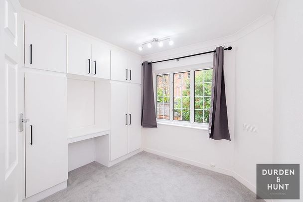 Crescent View, Loughton - Photo 1
