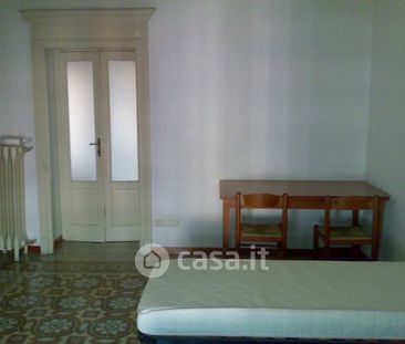 Quadrilocale in Affitto in Viale Gran Sasso 7 a Milano - Photo 4