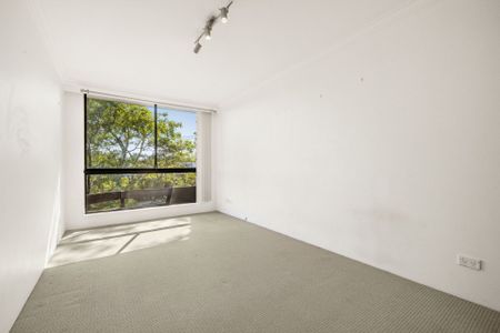 Stylish Apartment Living in the Heart of Centennial Park - Photo 4
