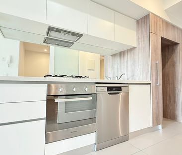 811/35 Malcolm Street, South Yarra VIC, Belconnen - Photo 3