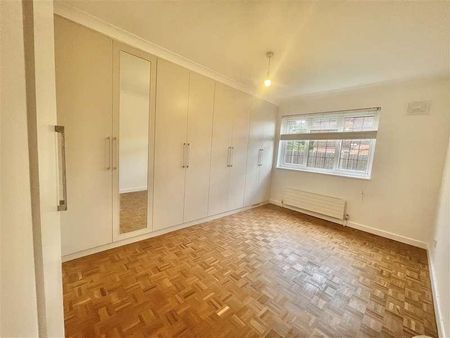 Mardon, Westfield Park, Pinner, HA5 - Photo 4