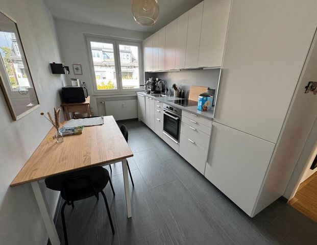 Sonnige sanierte 3 Zi mit Einbauküche und Balkon - Foto 1
