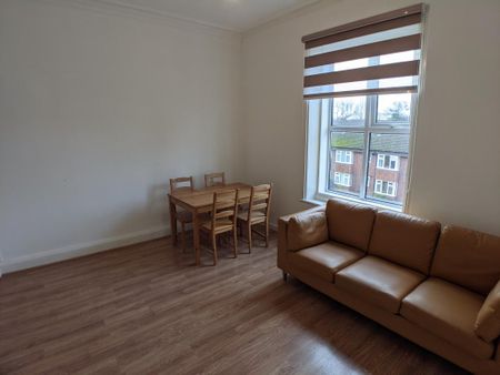 2 bedroom flat to rent - Photo 3