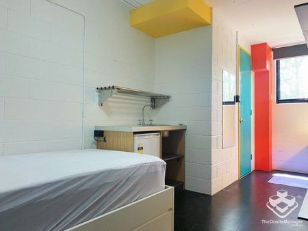 Furnished Studio Including Bills - Photo 2