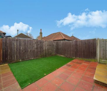 2 bedroom detached bungalow to rent - Photo 4