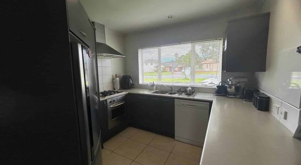 Four Bedroom Family Home - Photo 1