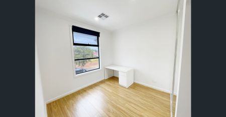 Beautiful Home in Campbelltown - Photo 2