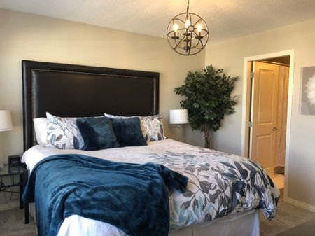 Special Offer: 1 Year Lease With Promotional Rate. 3 Bed Renovated Townhouse In Airdrie. - Photo 3