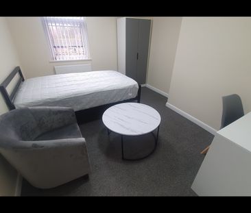 Room in a Shared House, Cavendish Street, M15 - Photo 2