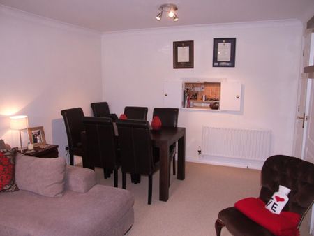 2 bedroom flat to rent - Photo 4