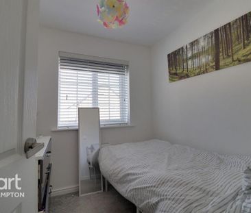 4 bedroom semi-detached house to rent - Photo 5