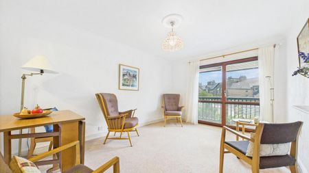 2 bedroom apartment to rent - Photo 4