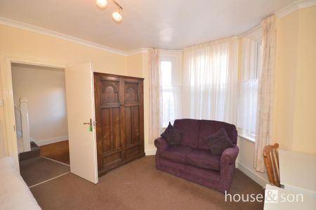 5 bedroom detached house to rent - Photo 4