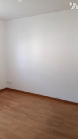 CHANTILLY LOUE F3 AVEC BALCON ET PARKINGS - Photo 2