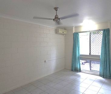 Comfortable 2-Bedroom Unit in Prime West End Location! - Photo 3