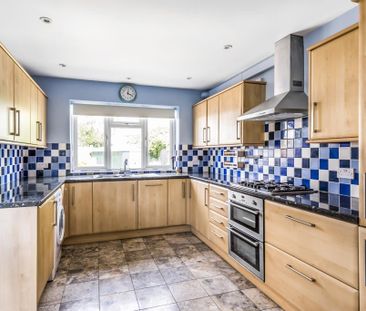 3 bedroom semi-detached house to rent - Photo 6