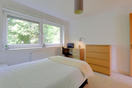 4 bedroom flat to rent - Photo 5