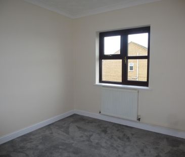 High Street, March - Photo 5