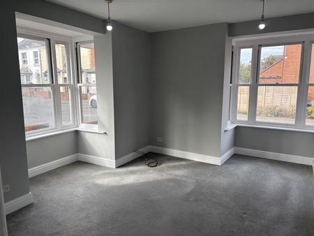 1 BED Ground floor flat To rent - Photo 3