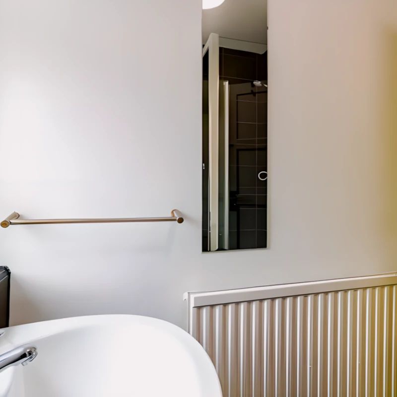 Bronze Room - Photo 1