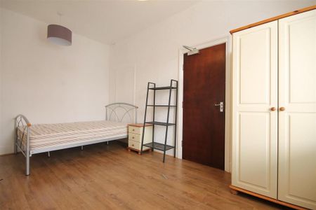 5 bedroom terraced house to rent - Photo 3